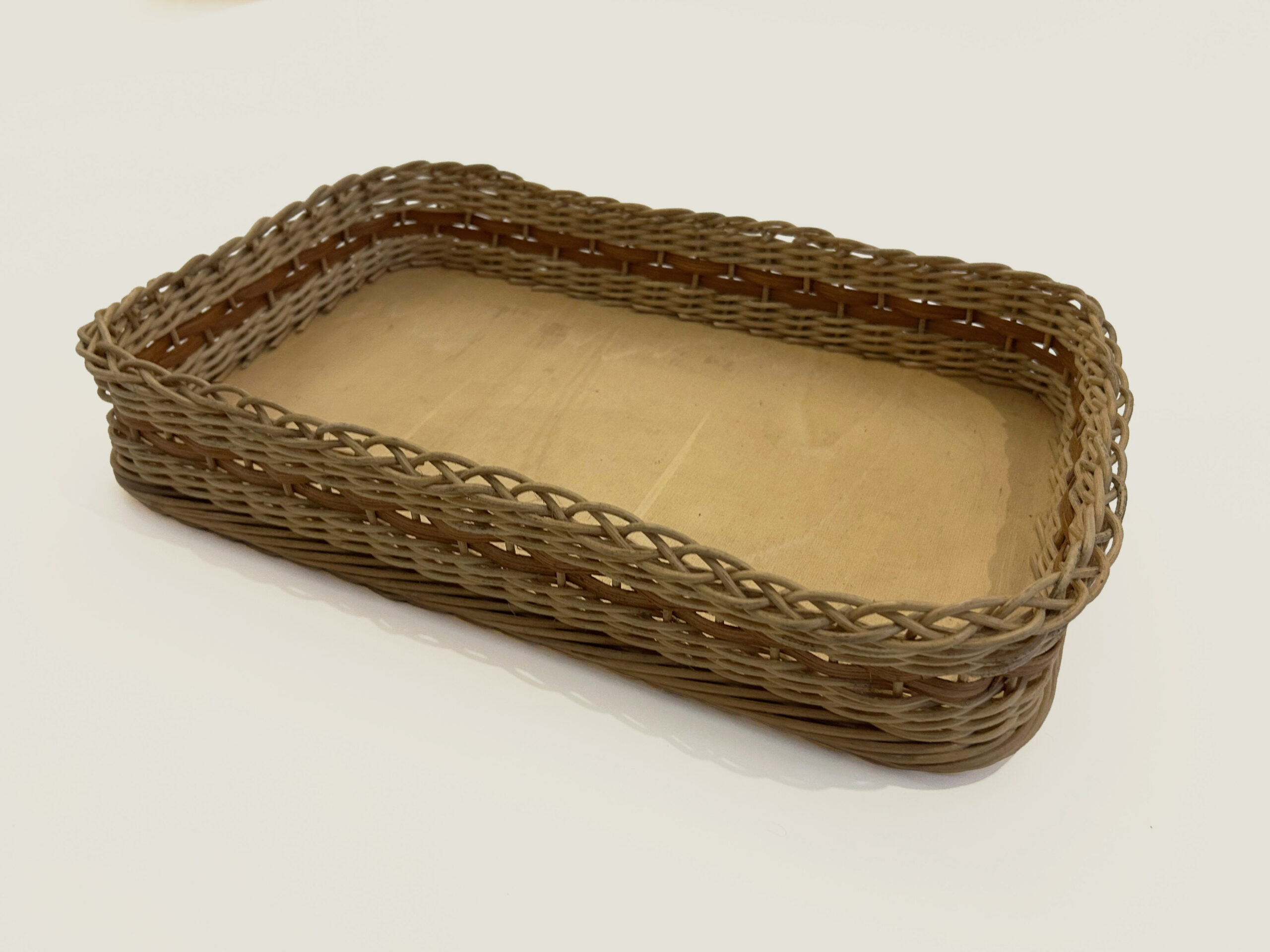 Geflochtenes Tablett