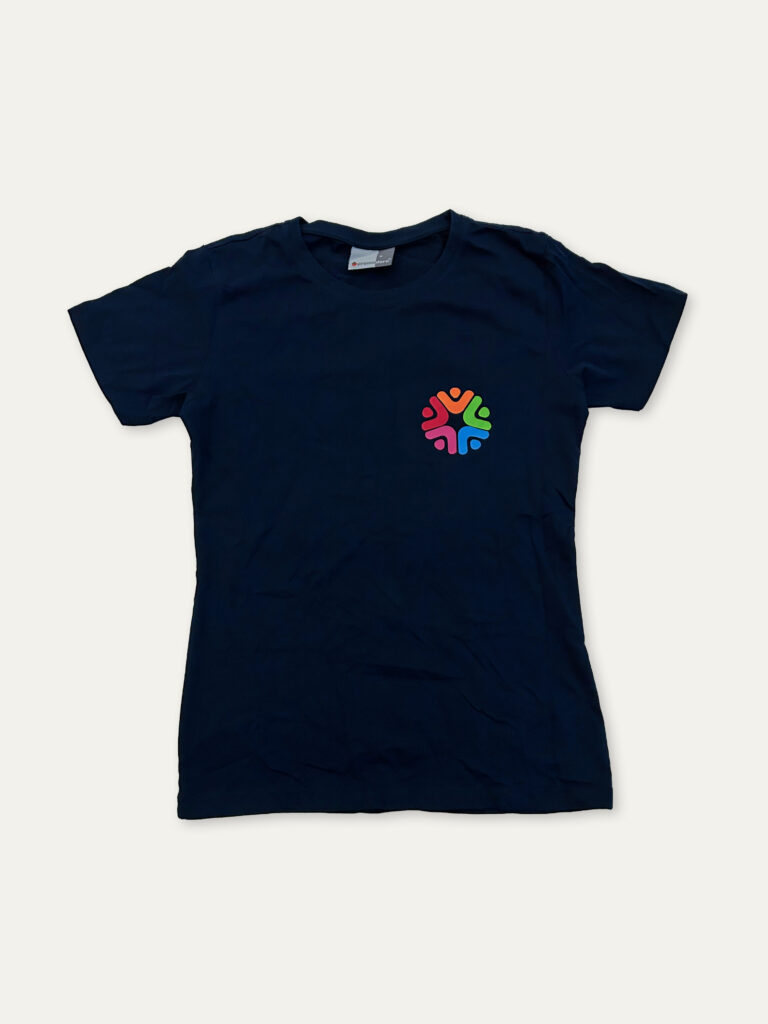 T-Shirt mit dem Logo vom Verein „Allende 2 hilft“